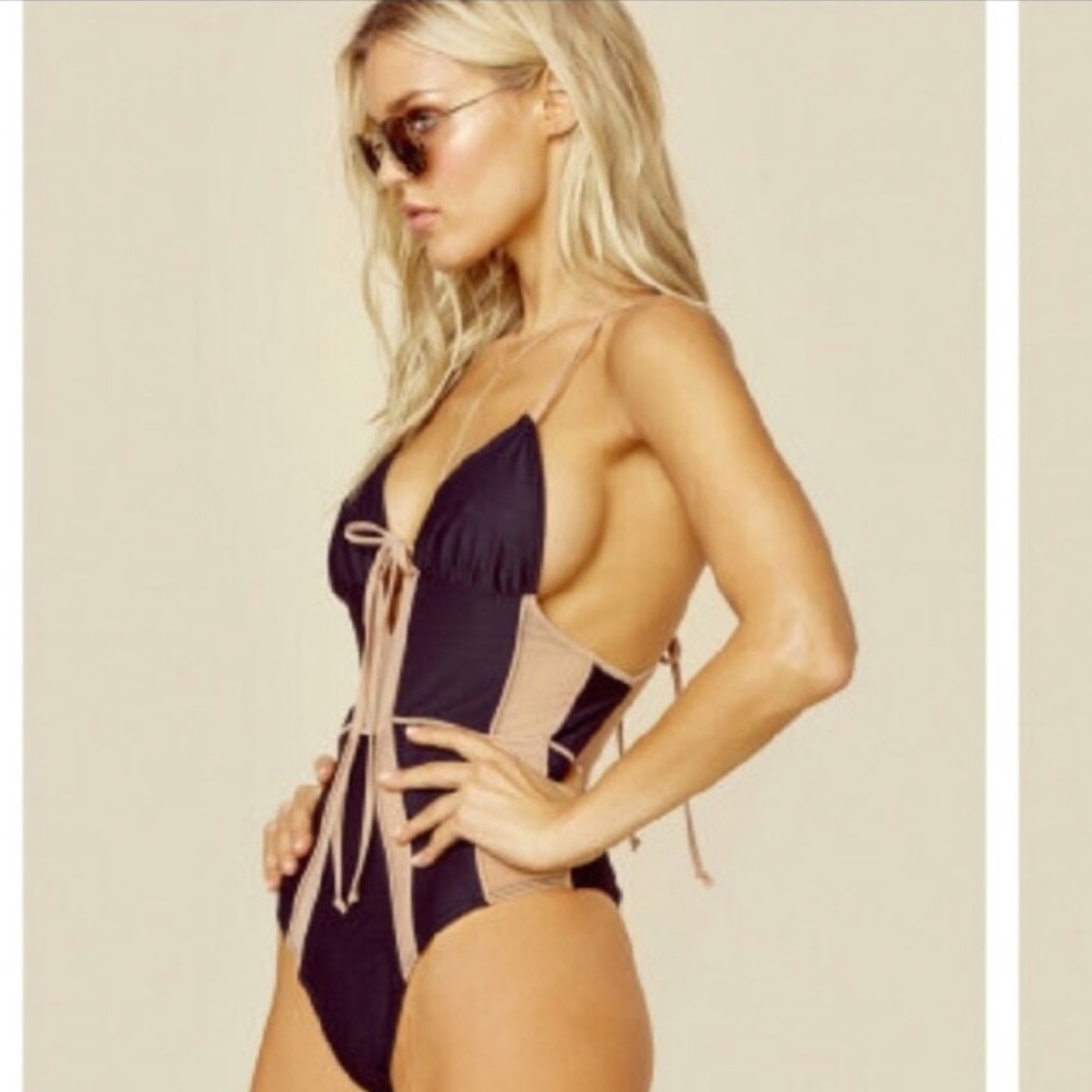 For Love and Lemons 🍋One piece